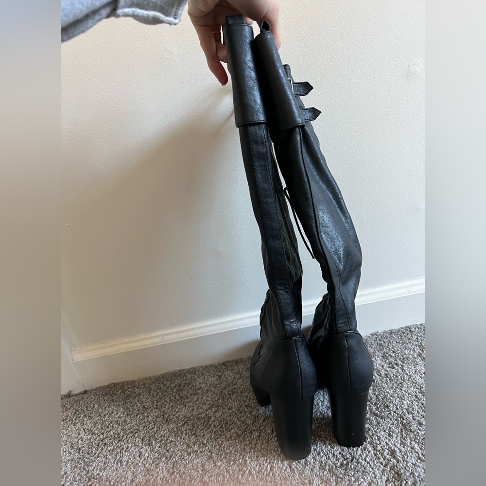 Boots - Picture 7 of 7